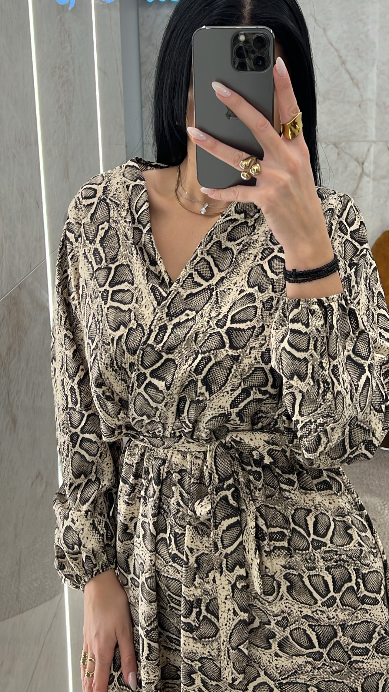 3D022E77-A917-421D-81E8-86A8FA52040A