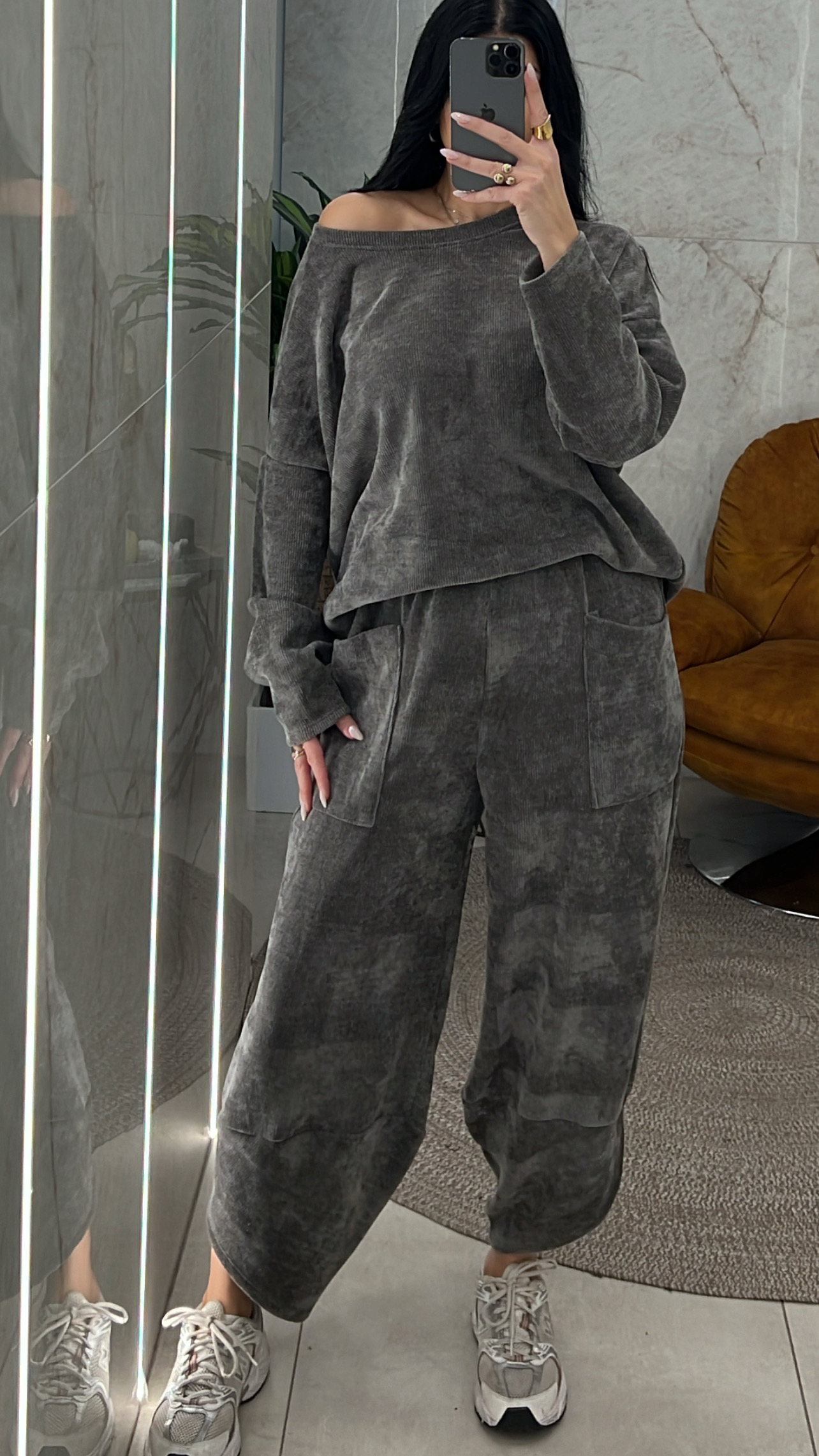 9F7915D8-A33C-4098-A9CC-9C39ED753893