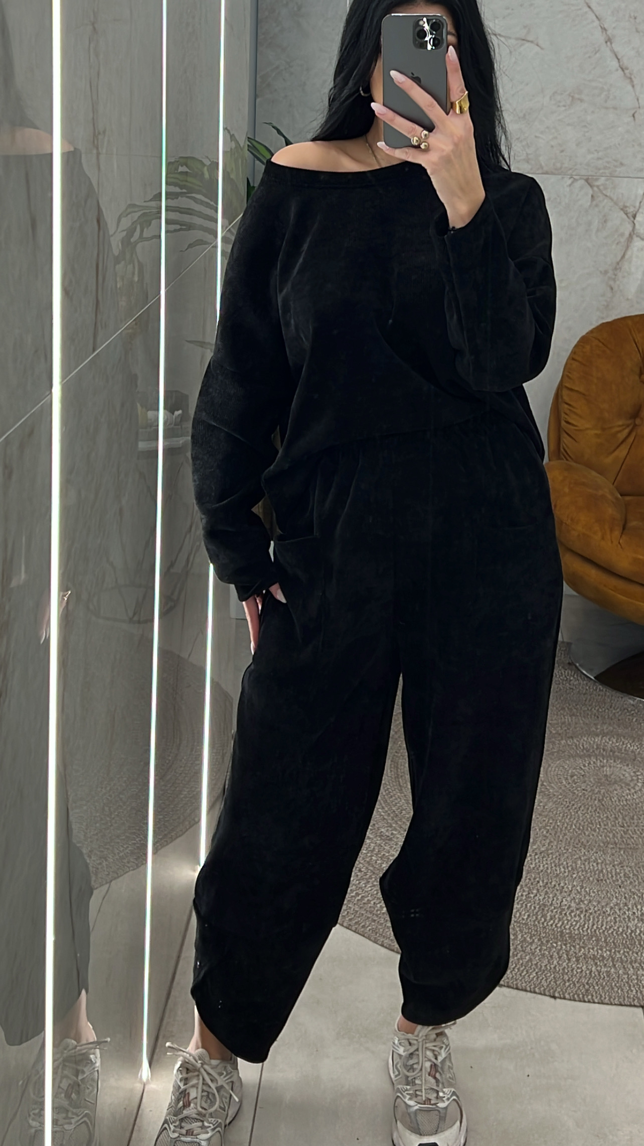 EFFFB9C6-6C3E-41F6-9CB2-CC7C43FABAC4