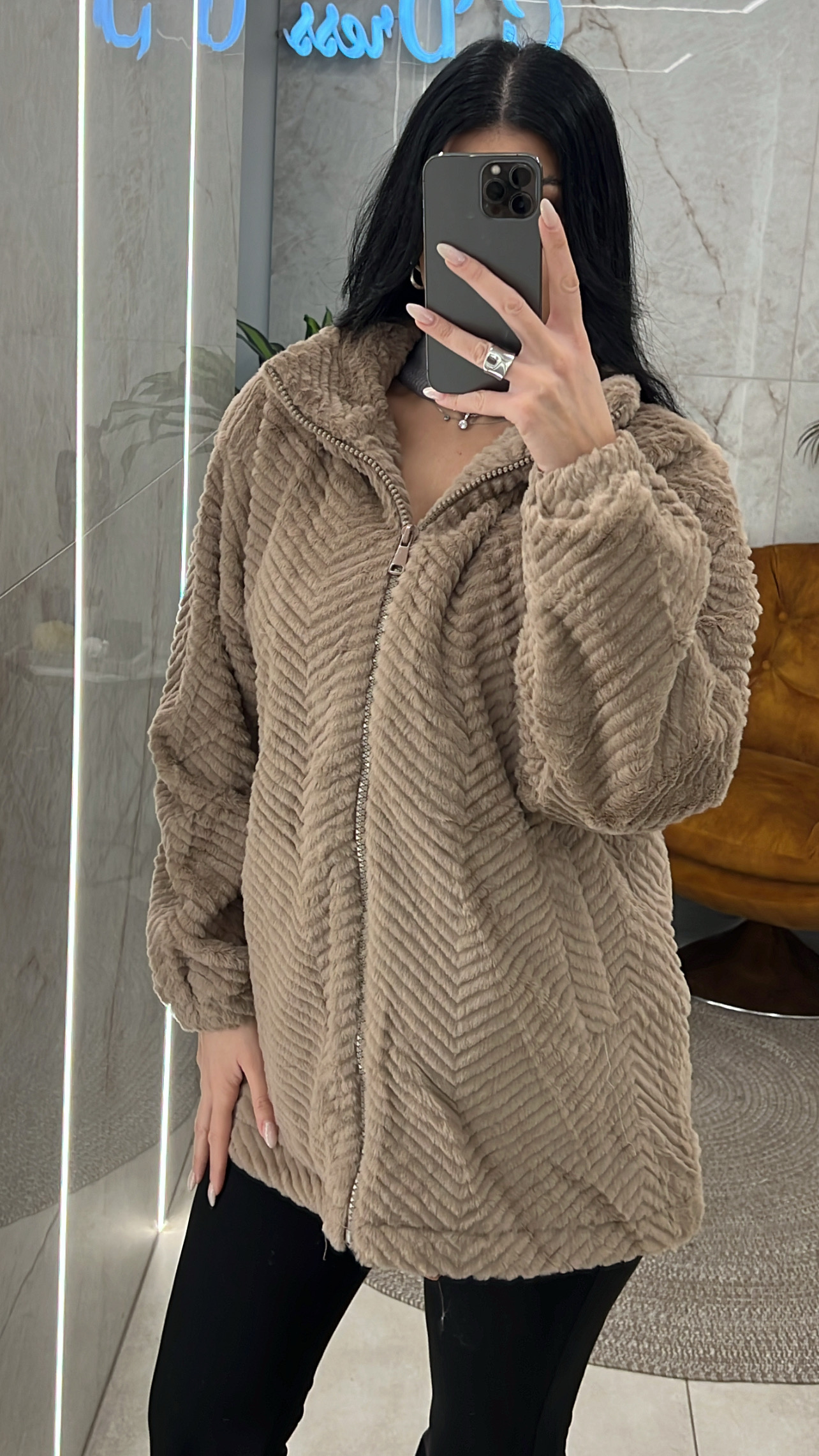 3B55823F-DCBF-4084-BC30-136E1AE8913B