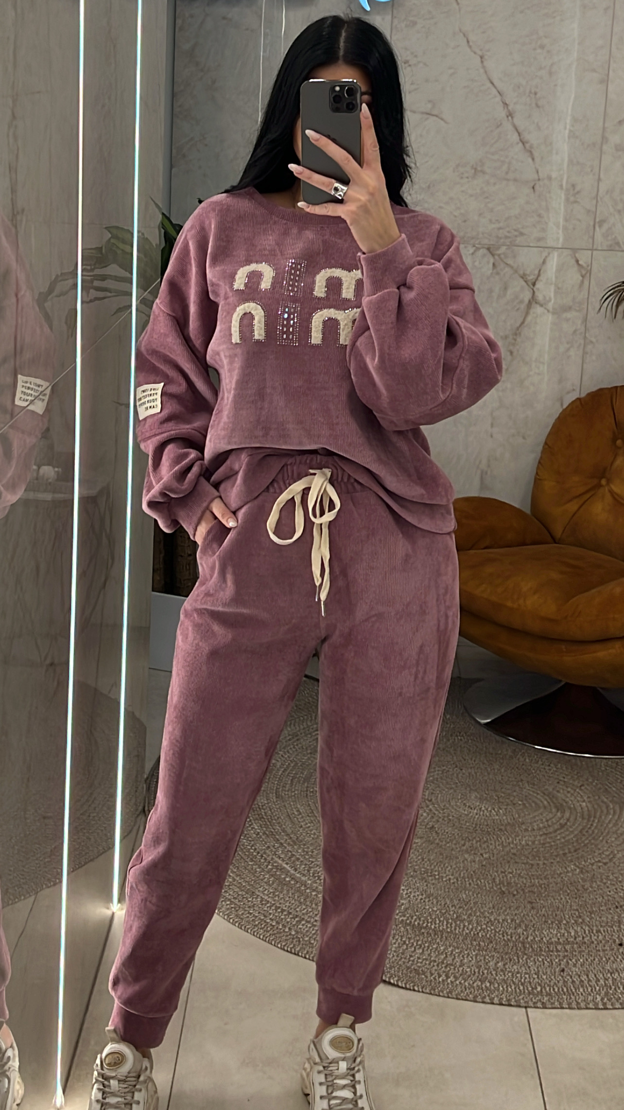 44FD66BC-95FF-4EBE-8B2B-8456E1DCFD3D