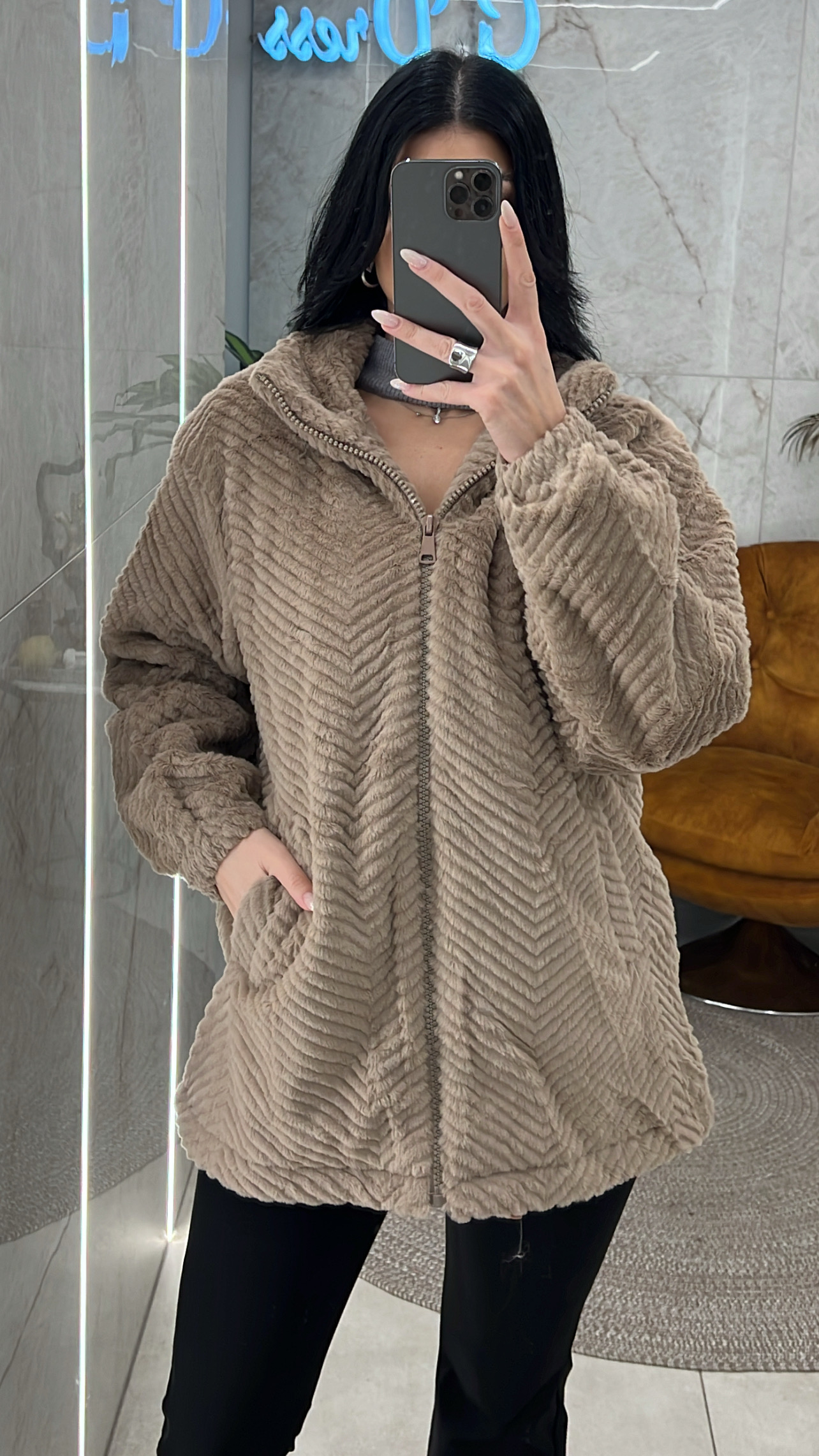 69A0618B-47F9-4041-89D9-E6A65FCAE679