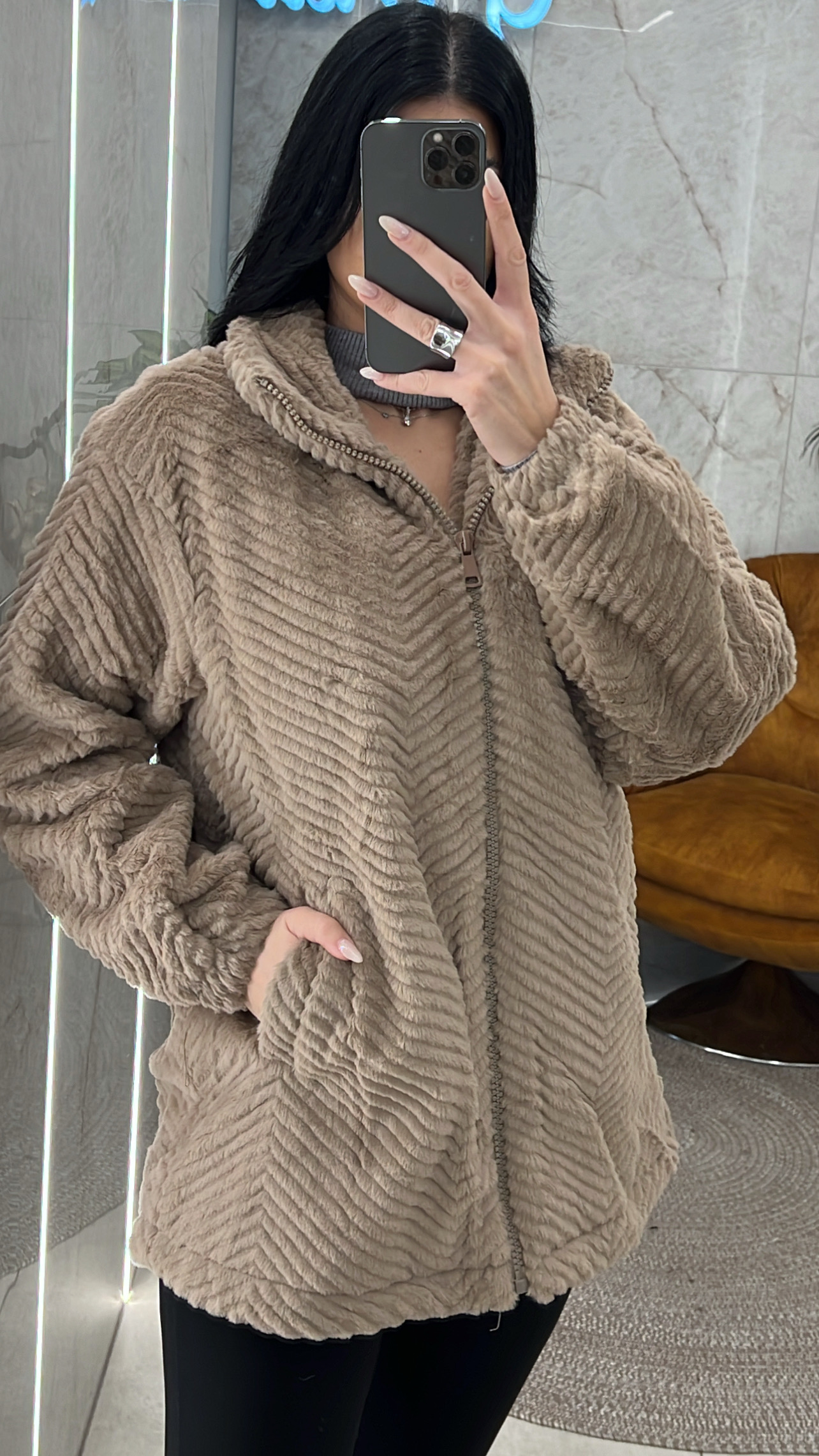 6DB946C4-10A0-4EE2-88BE-8DB9C8298683