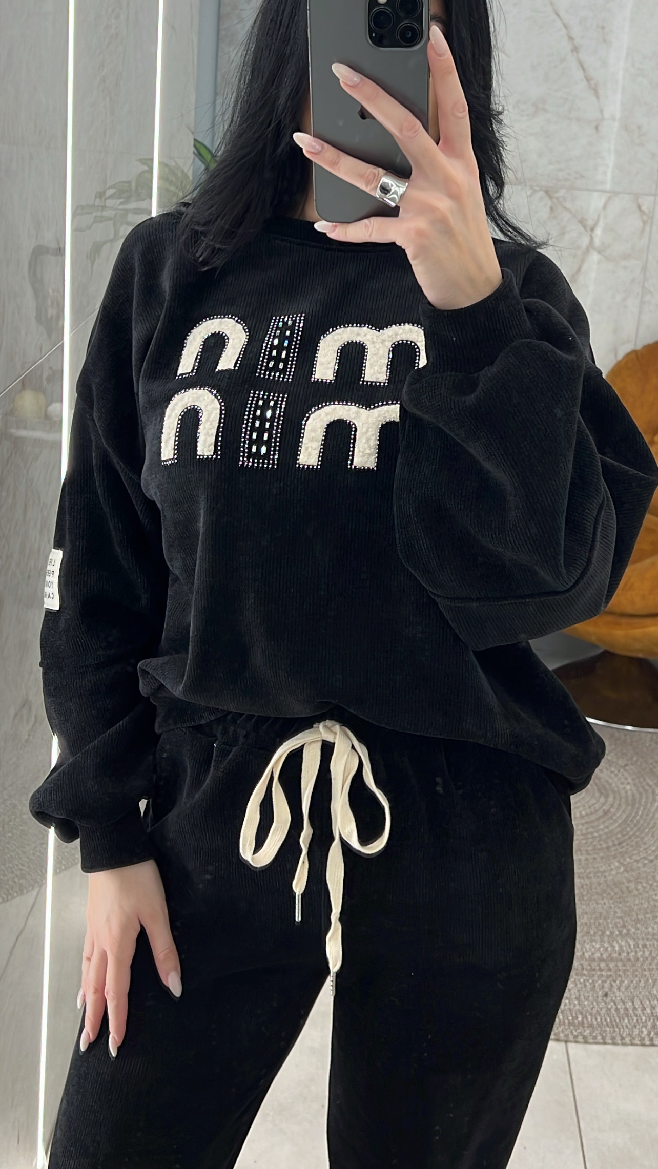 B35E1DE1-C240-4028-8926-C0A2D4CCF4CD